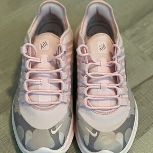 Nike  Air Max women’s pink camo size 8